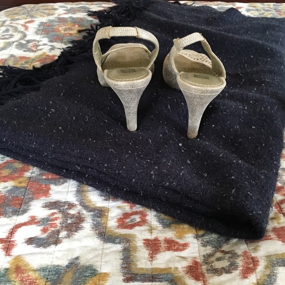 *Free with Purchase* Anne Klein “Odea” slingback heels - Picture 3 of 4